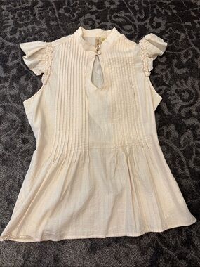 Eyeshadow Cream Pintuck Keyhole Ruffle Sleeve Blouse